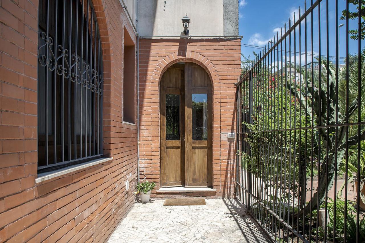 Euphorbia Apartments By Wonderful Italy Catánia Buitenkant foto