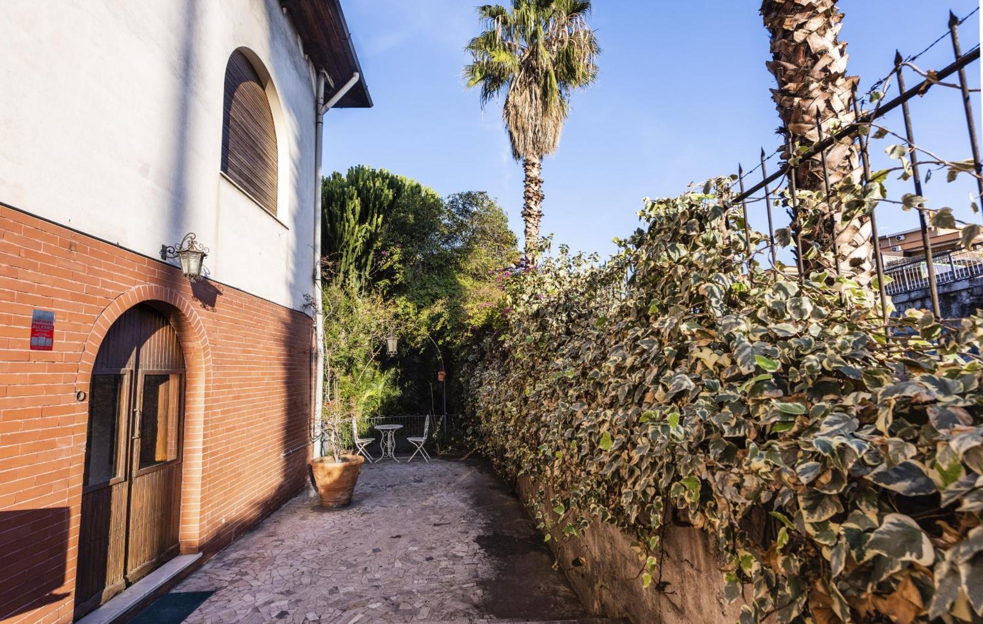 Euphorbia Apartments By Wonderful Italy Catánia Buitenkant foto